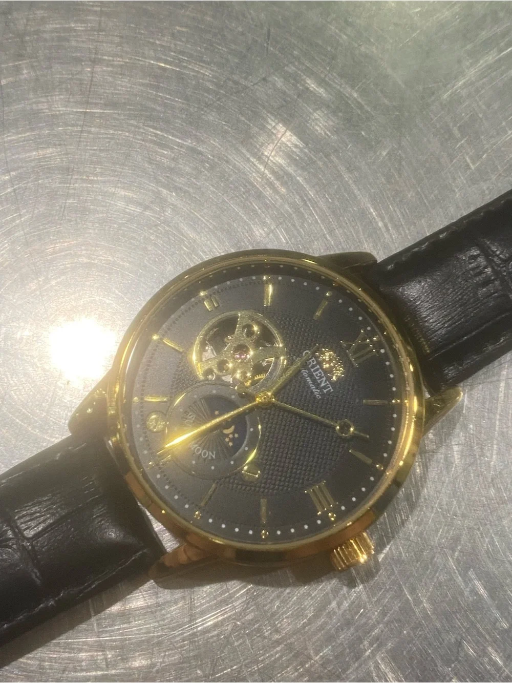 New Orient Gold-Tone Mechanical Watch with Black Dial and Black Leather Strap
